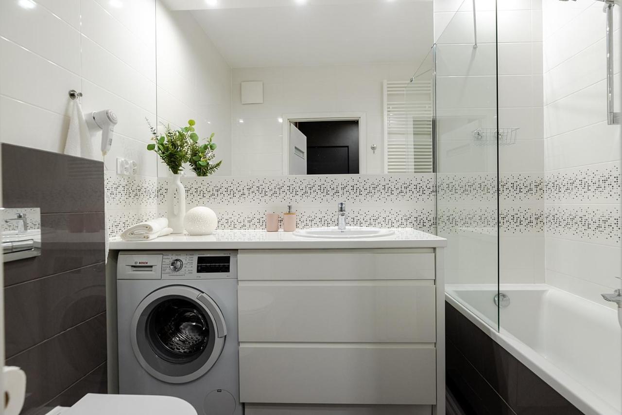 Studio Wola Apartament Kasprzaka - Wifi + Smart Tv Варшава Екстер'єр фото